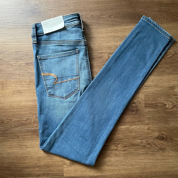American Eagle Outfitters Denim - American Eagle Super Hi-Rise Jegging Size 6